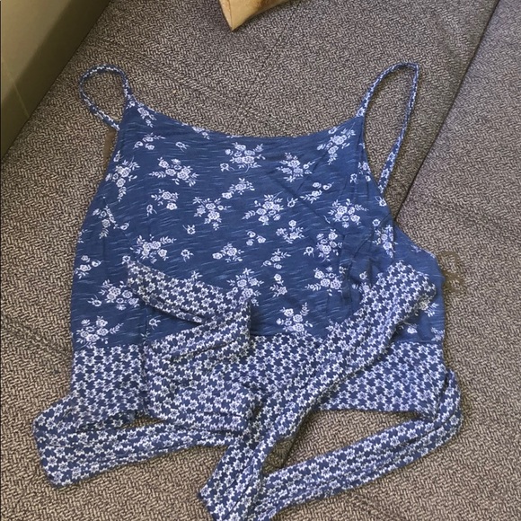 Crop top - Picture 1 of 3